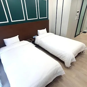 Aparthotel Raviens Haeundae Avenue, Busan